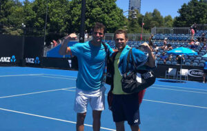Încă o victorie pentru Radu Albot la turneul Grand Slam ”Australian Open 2019”! Cel mai bun jucător de tenis moldovean în pereche cu Malek Jaziri din Tunisia s-a calificat în runda a treia în proba de dublu.