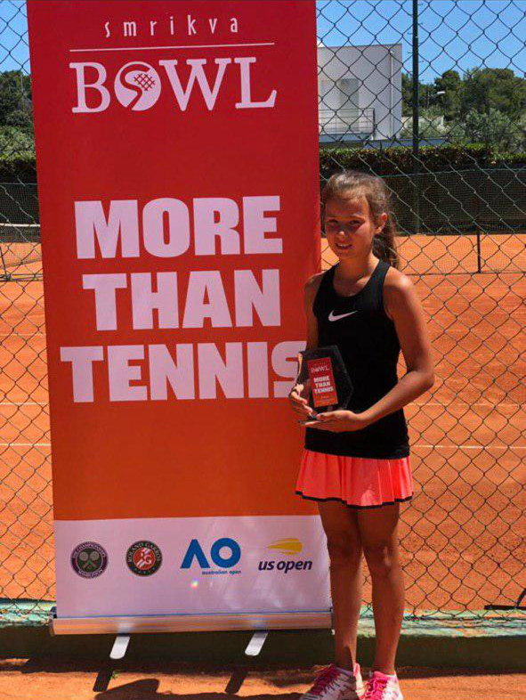 Lia Belibova - locul doi la turneul pentru juniori Smrikva Bowl