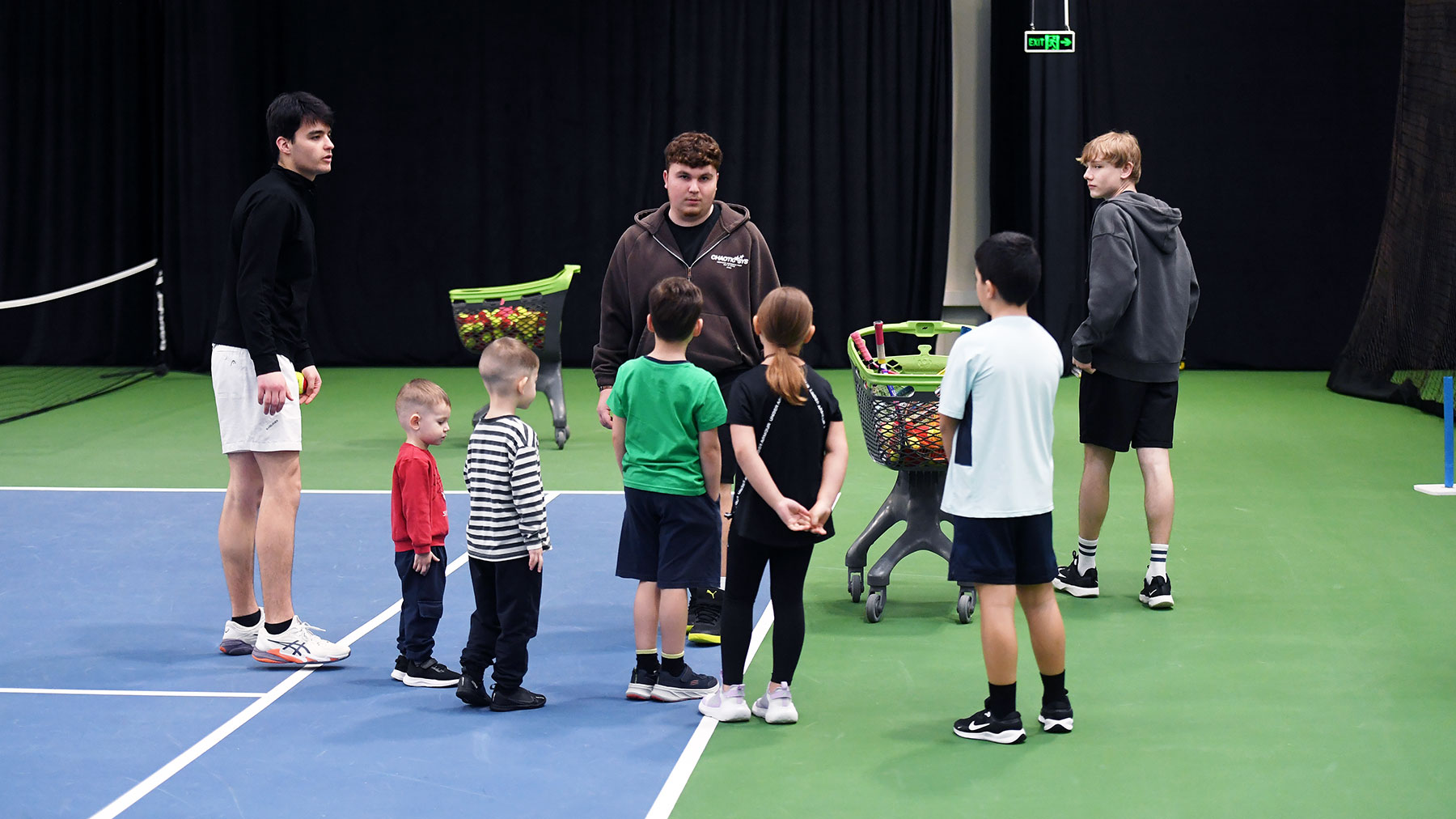 De ce merită să alegi tenisul pentru copilul tău